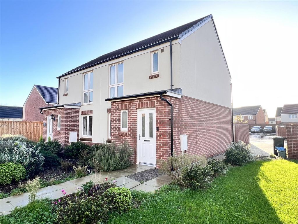 2 bed semidetached house for sale in Greenfinch Walk, Lydney GL15 Zoopla