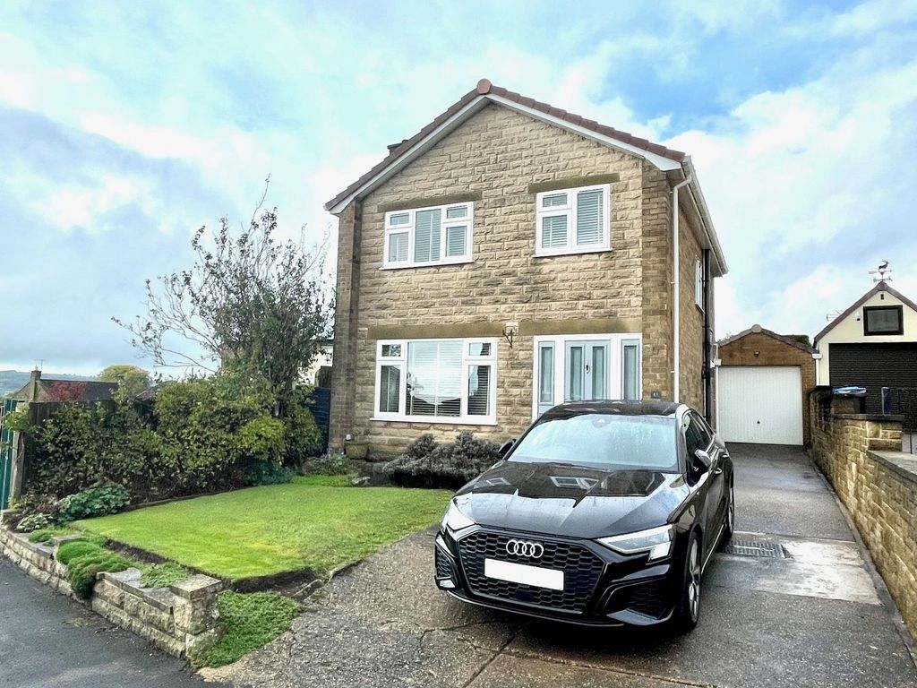 3 bed detached house for sale in Gritstone Road, Matlock DE4, £380,000