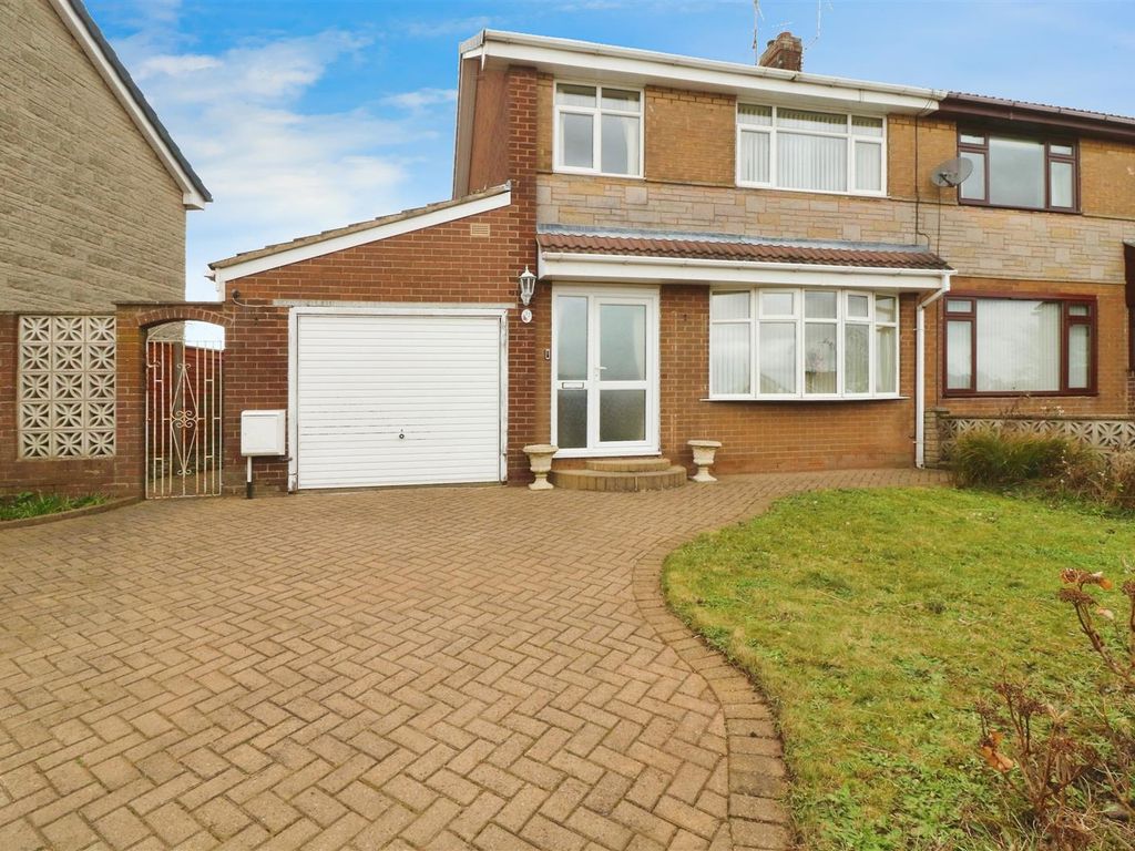 3 bed semidetached house for sale in Quarryfield Lane, Maltby