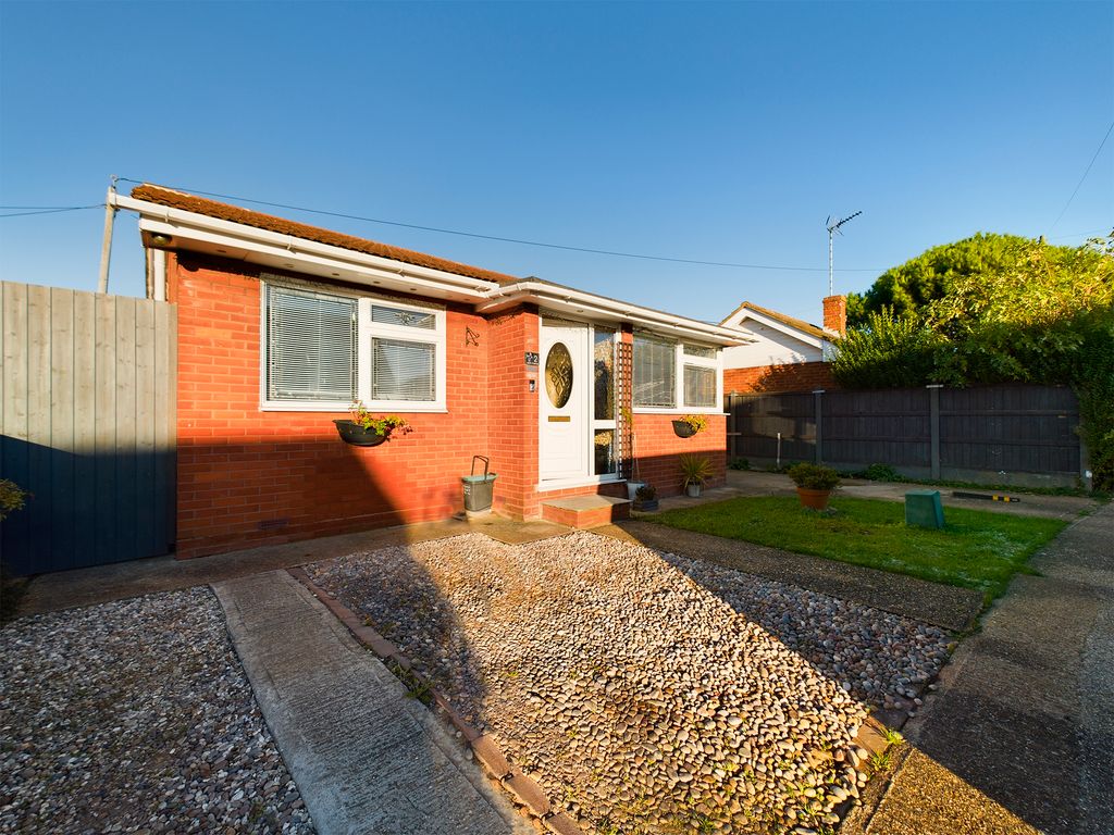 Metz Avenue Canvey Is SS8  