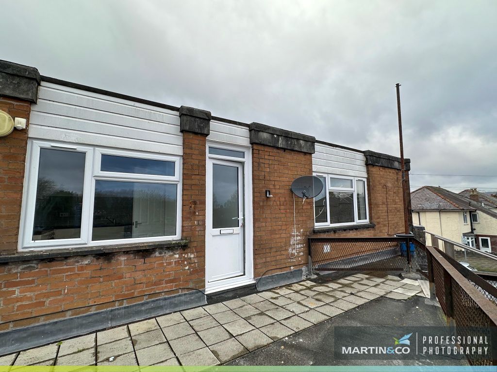 2 bed flat to rent in Caerphilly Road, Heath, Cardiff CF14, £800 pcm