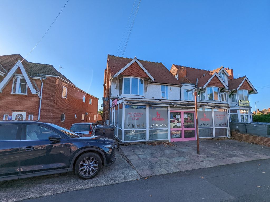 5 bed flat for sale in Drummond Road, Skegness PE25 Zoopla