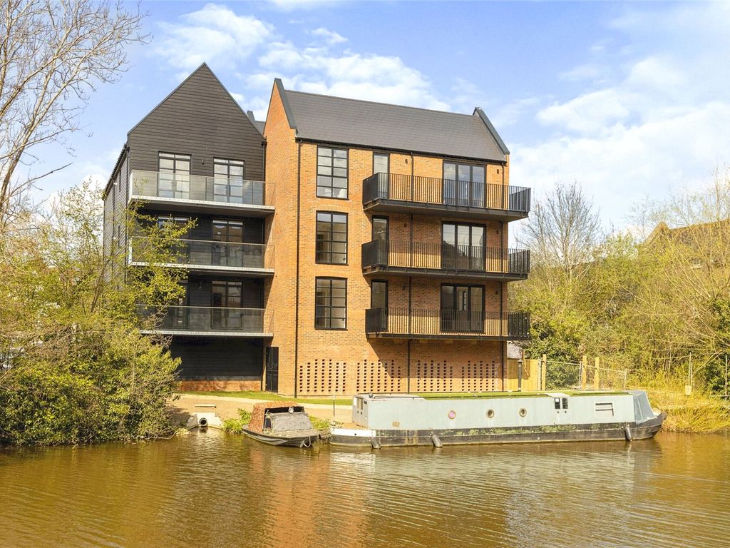 New home, 2 bed flat for sale in Riverside, Lyons Crescent, Tonbridge