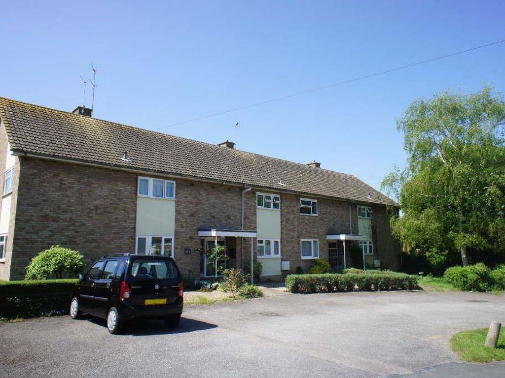 2 bed flat to rent in Brookfield Road, Newton Longville, Milton Keynes