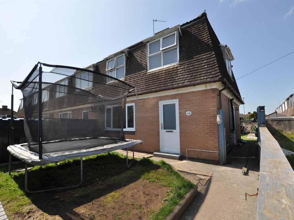 3 bed end terrace house for sale in Orchard Park Estate, Laugharne