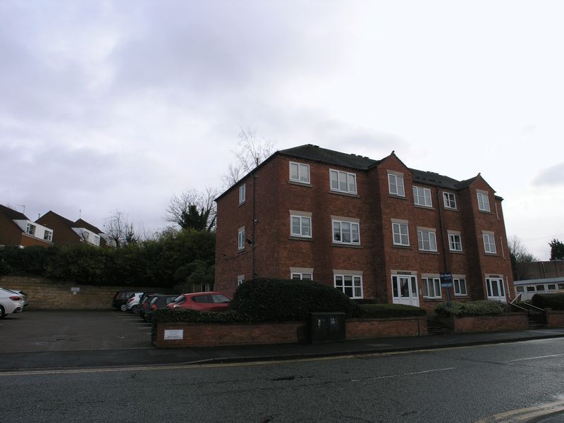 2 bed flat to rent in Church Street, Stourbridge DY8 Zoopla