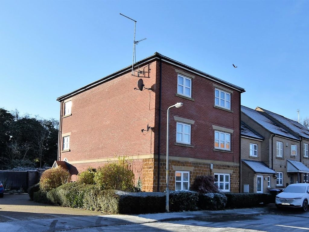 1 bed flat for sale in Blisworth Close, Northampton NN4, £65,000 Zoopla