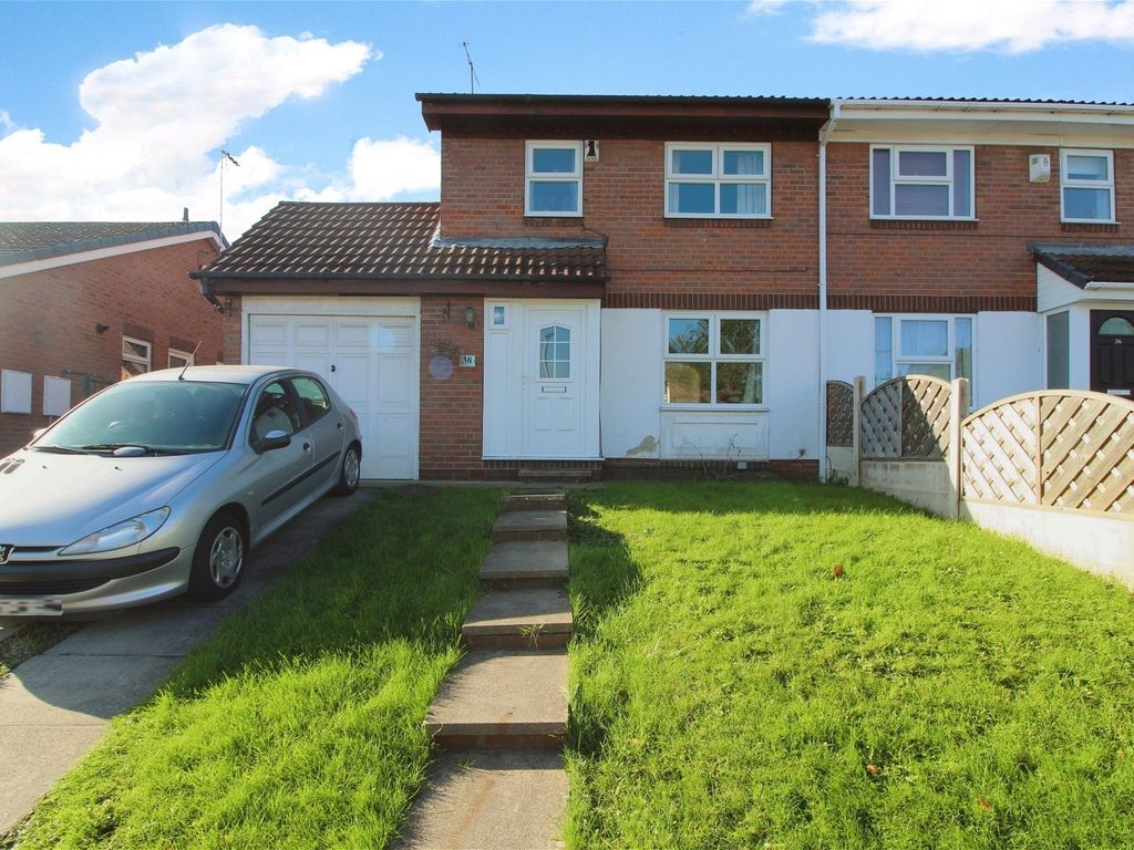 3 bed semidetached house for sale in Meadow Vale, Outwood, Wakefield