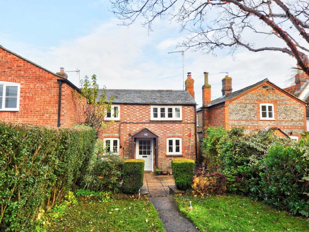 2 bed semidetached house to rent in Britwell Road, Watlington OX49, £1,350 pcm Zoopla