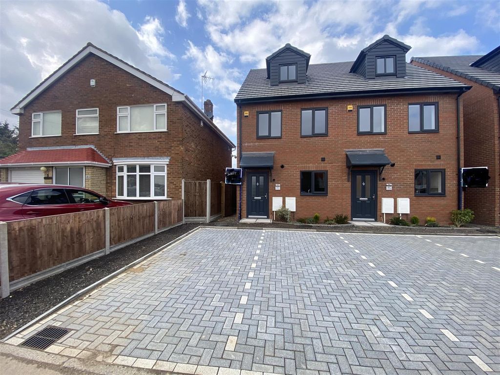 New home, 3 bed semidetached house for sale in School Lane, Leagrave