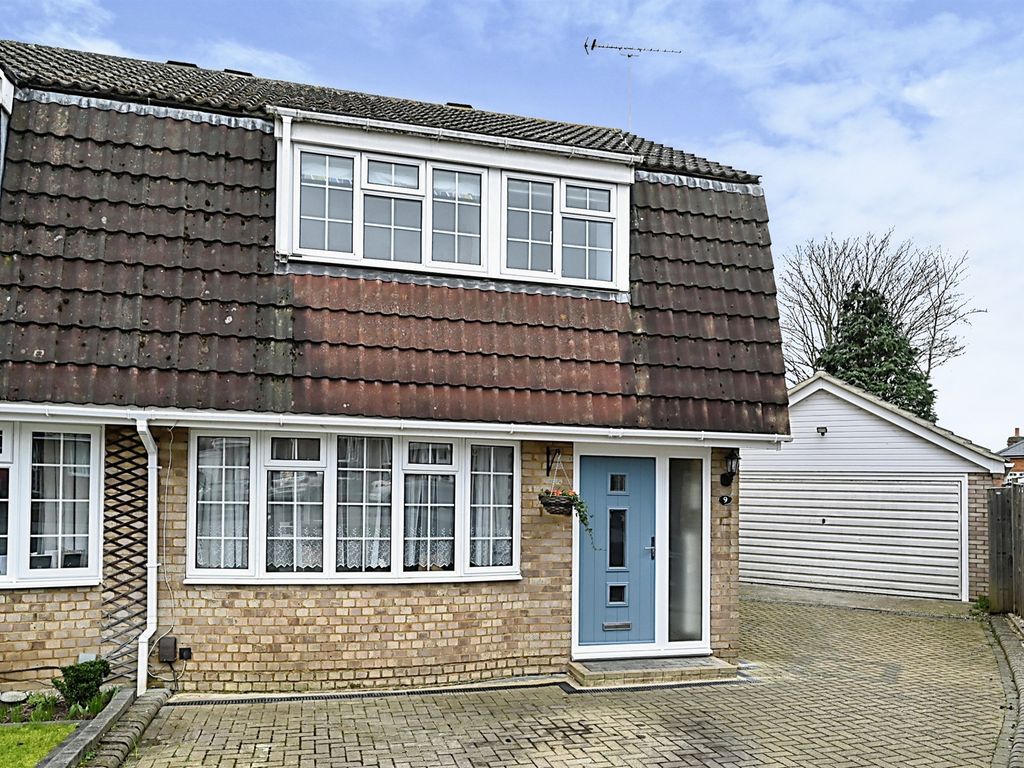 3 bed semidetached house for sale in Ashley Close, Earley, Reading RG6