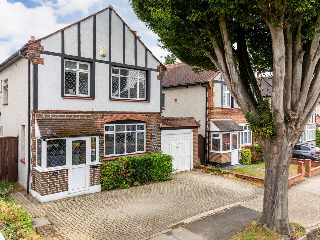 3 bed detached house for sale in Crichton Avenue, Wallington SM6 Zoopla