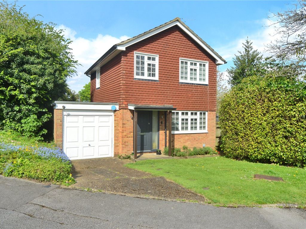 3 bed detached house for sale in The Driftway, Banstead, Surrey SM7, £