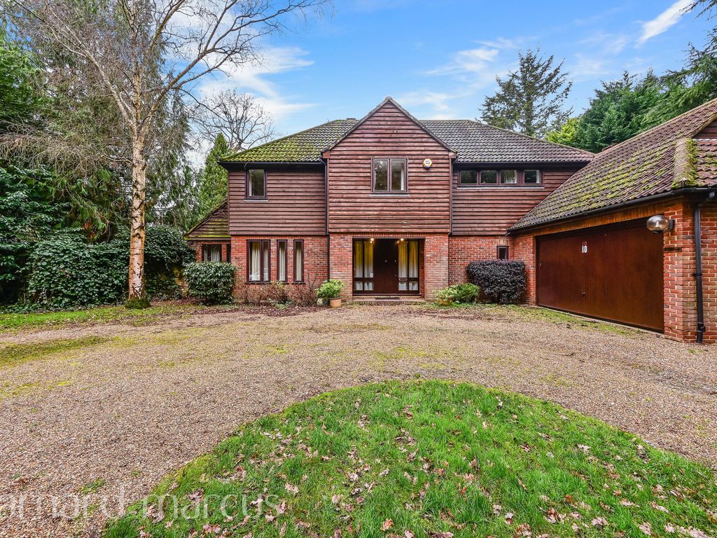 5 bed property to rent in Littleworth Lane, Esher KT10, £5,000 pcm Zoopla