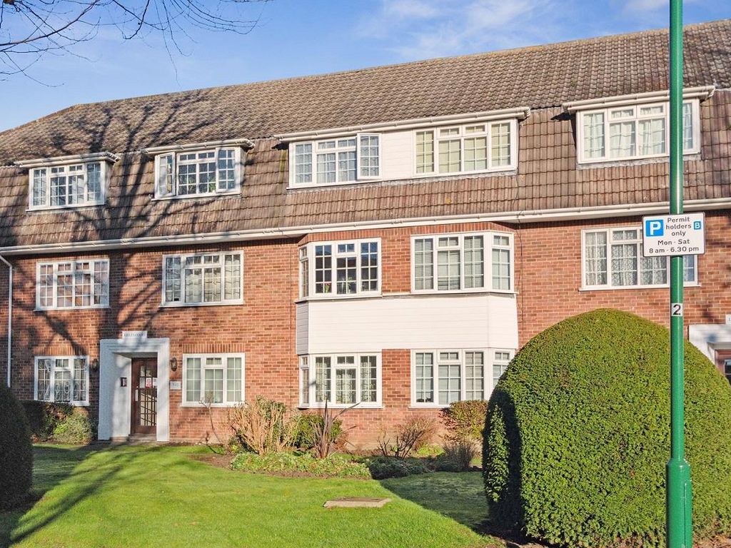 2 bed flat for sale in Thicket Road, Sutton SM1, £290,000 Zoopla