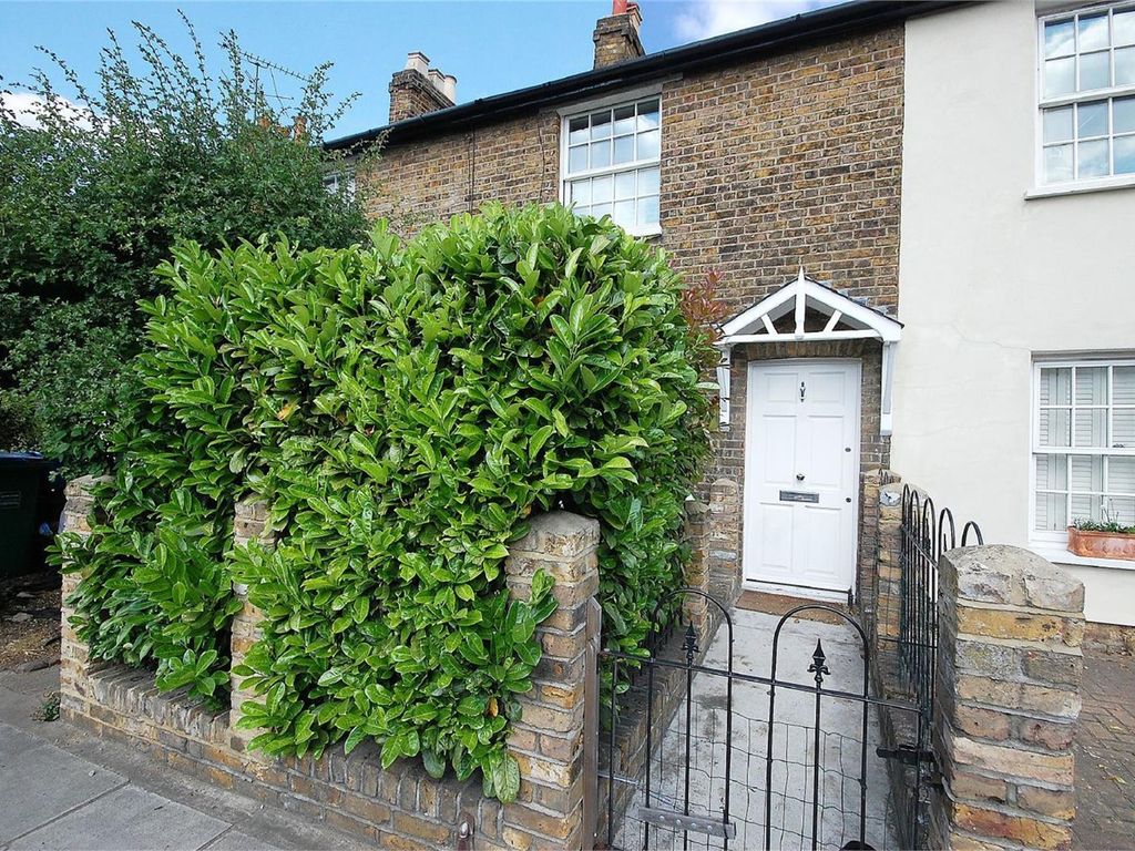 2 bed terraced house for sale in Uxbridge Road TW12 Zoopla