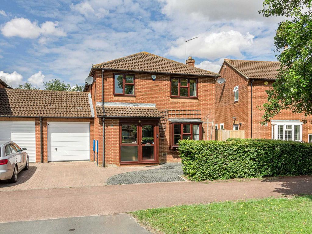 4 bed detached house for sale in Horton Gate, Giffard Park MK14, £