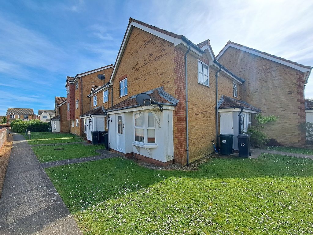 2 bed end terrace house for sale in Quebec Close, South Harbour