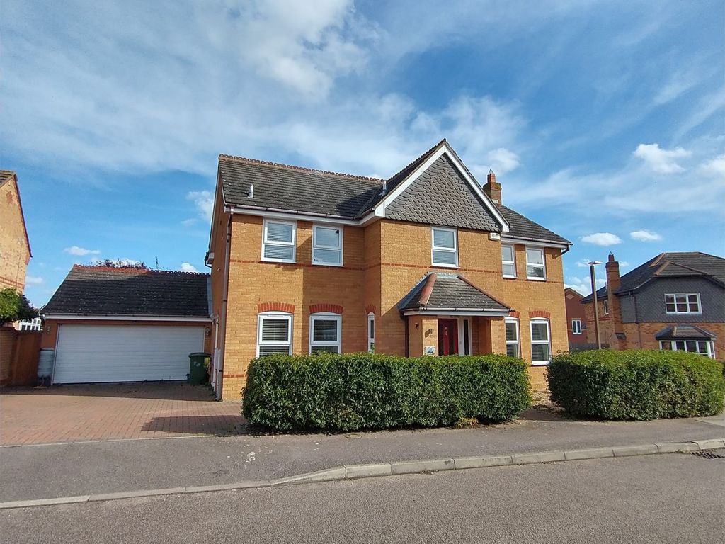 5 bed detached house for sale in Roeburn Crescent, Milton Keynes MK4