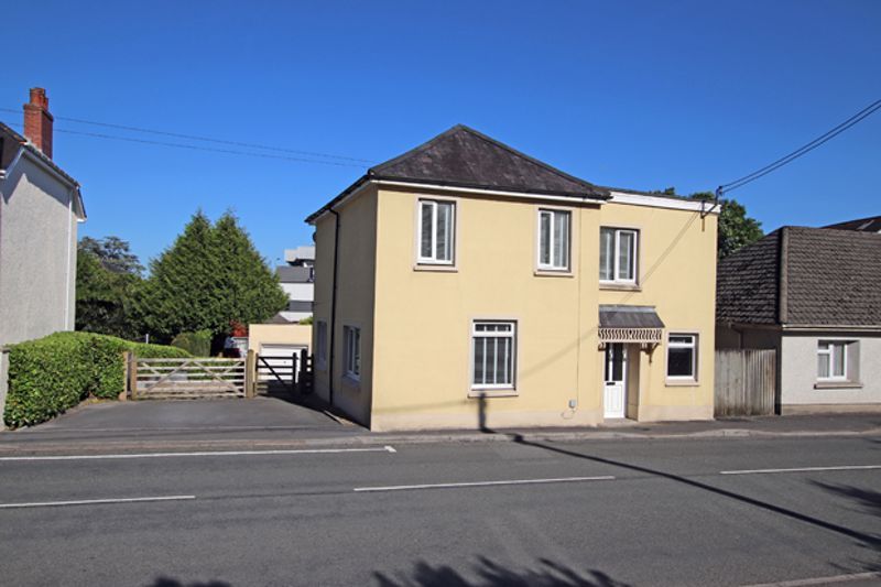 4 bed detached house for sale in Bronwydd Road, Carmarthen SA31, £