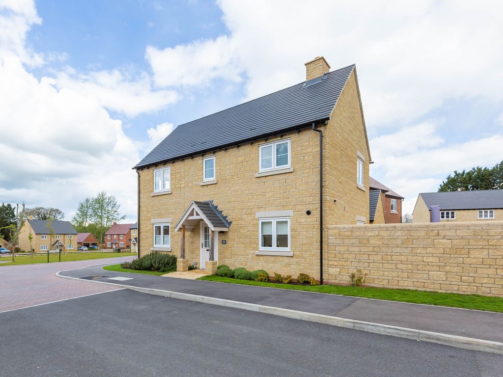 3 bed detached house for sale in Jenkins Way, Southmoor OX13, £440,000