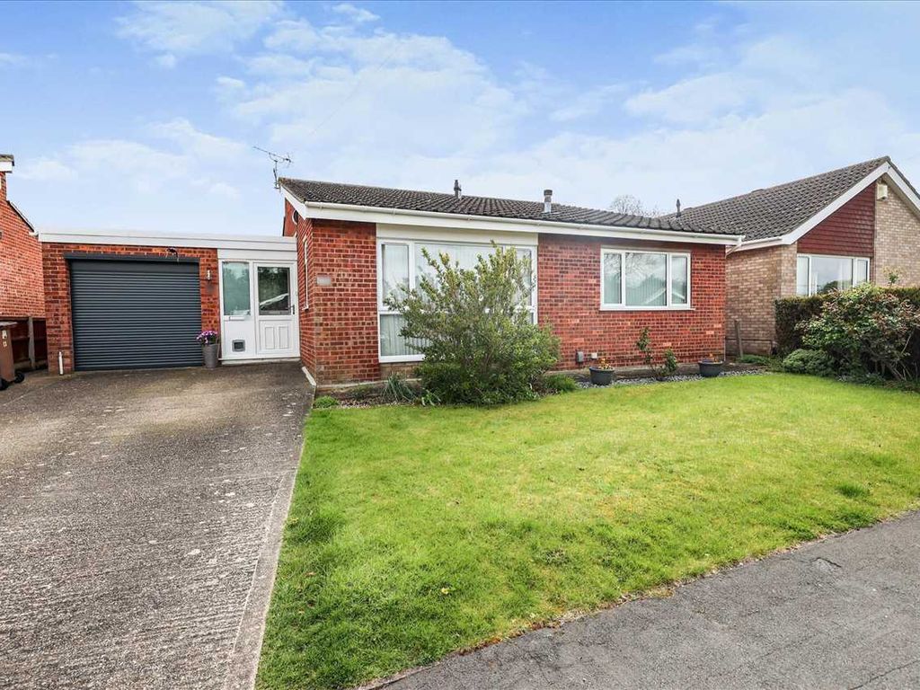 4 bed bungalow for sale in Malvern Avenue, Washingborough, Lincoln LN4