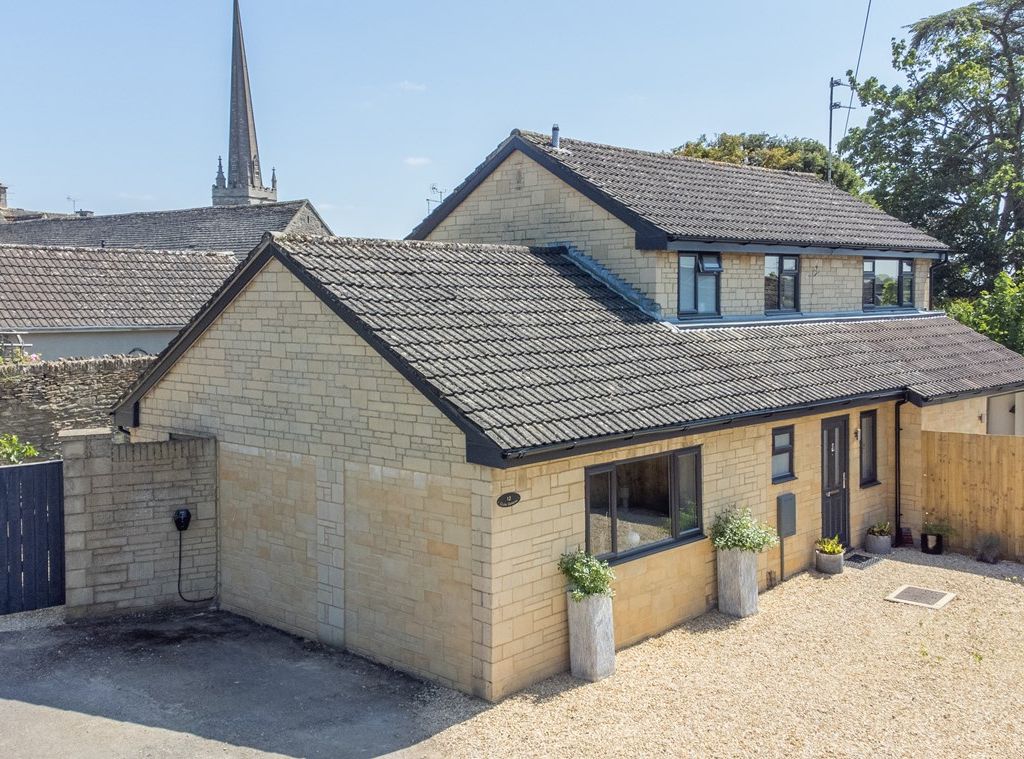 4 bed detached house for sale in Close Gardens, Tetbury GL8 Zoopla