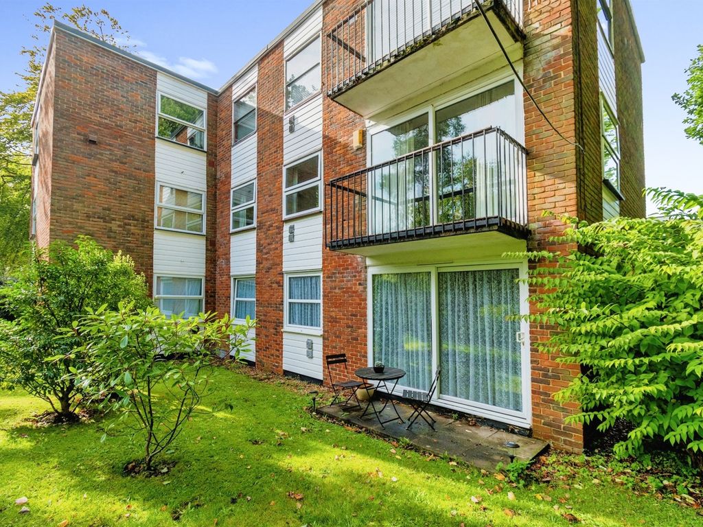 2 bed flat for sale in Lingwood Close, Chilworth, Southampton SO16, £195,000 Zoopla