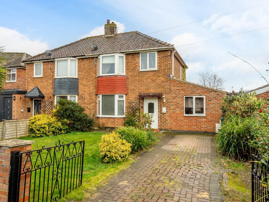 3 bed semidetached house for sale in Garbutt Grove, Off Boroughbridge
