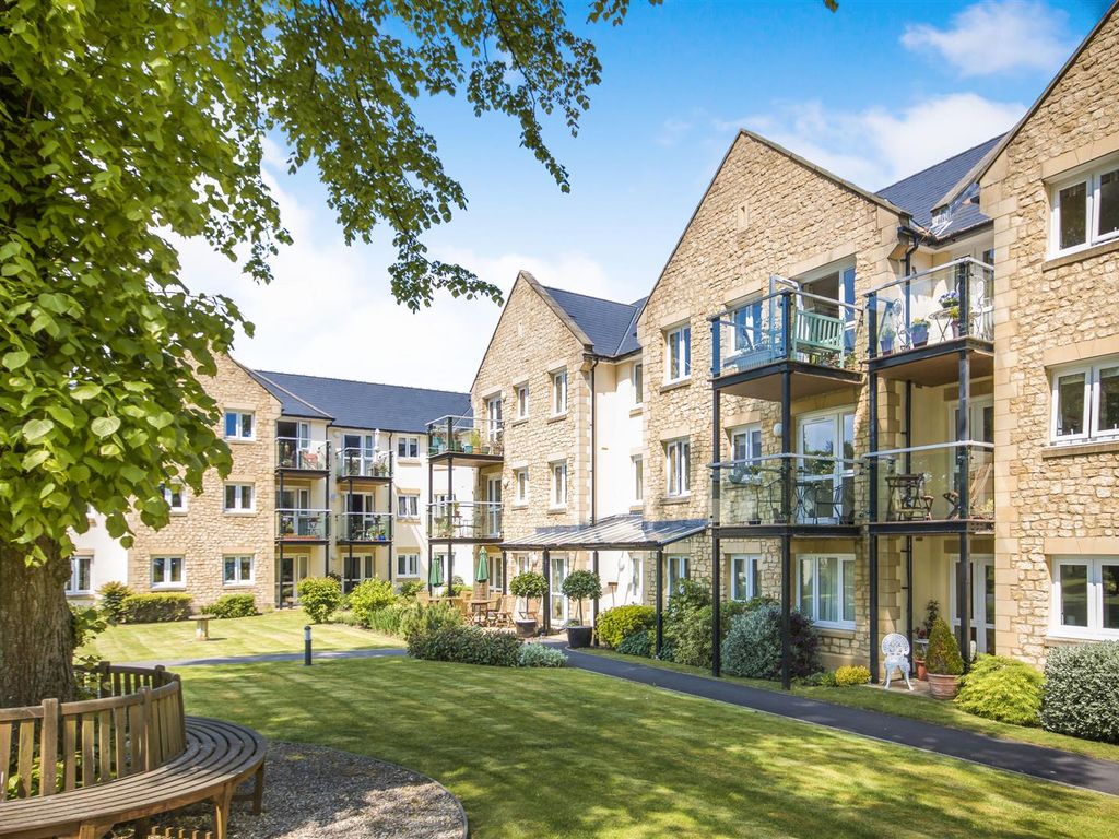 1 bed flat for sale in Holmcroft, Charlton Road, Shepton Mallet BA4