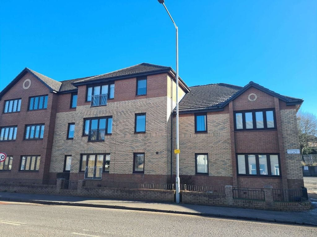 2 bed flat to rent in Stewart Place, Carluke ML8 Zoopla