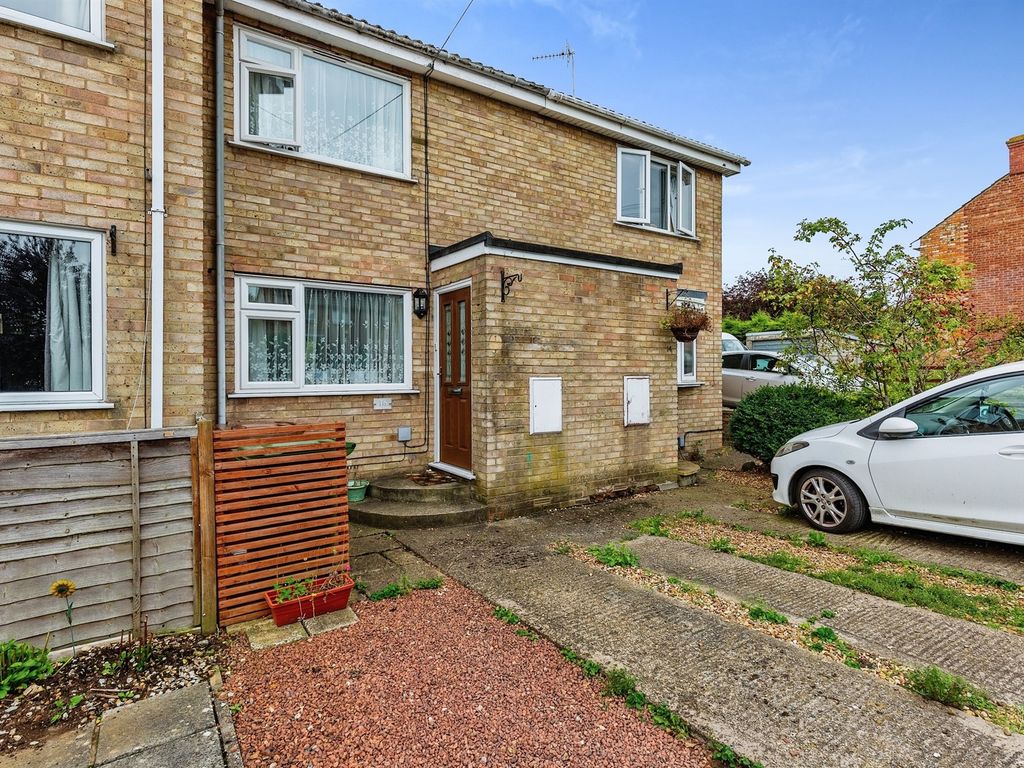 2 bed terraced house for sale in East Street, Irchester, Wellingborough