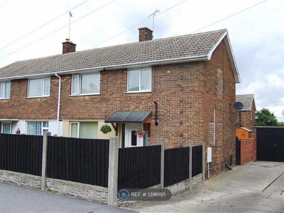 3 bed semidetached house to rent in Cedar Lane, New Ollerton, Newark