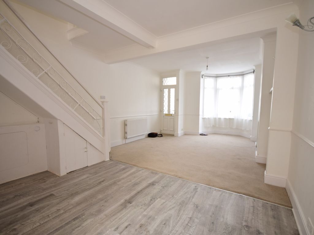 3 bed terraced house to rent in Westbourne Road, Portsmouth PO2, £1,400 pcm Zoopla