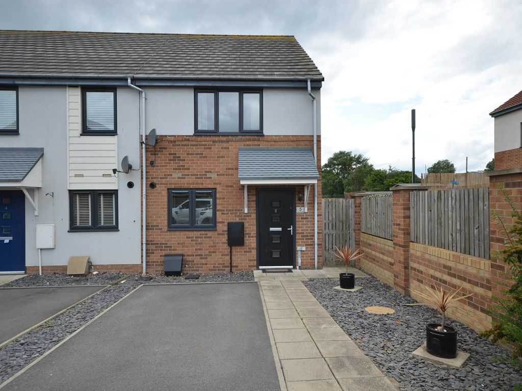 2 bed end terrace house for sale in O'leary Close, South Shields NE33