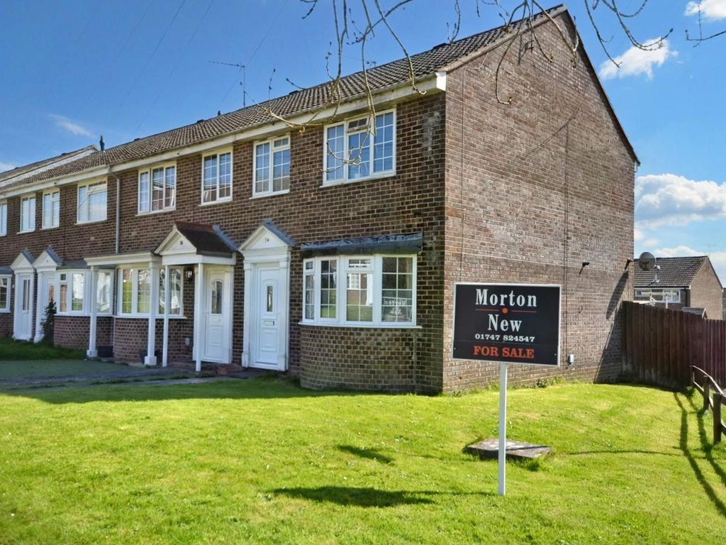 3 bed end terrace house for sale in Maple Way, Gillingham SP8, £230,000