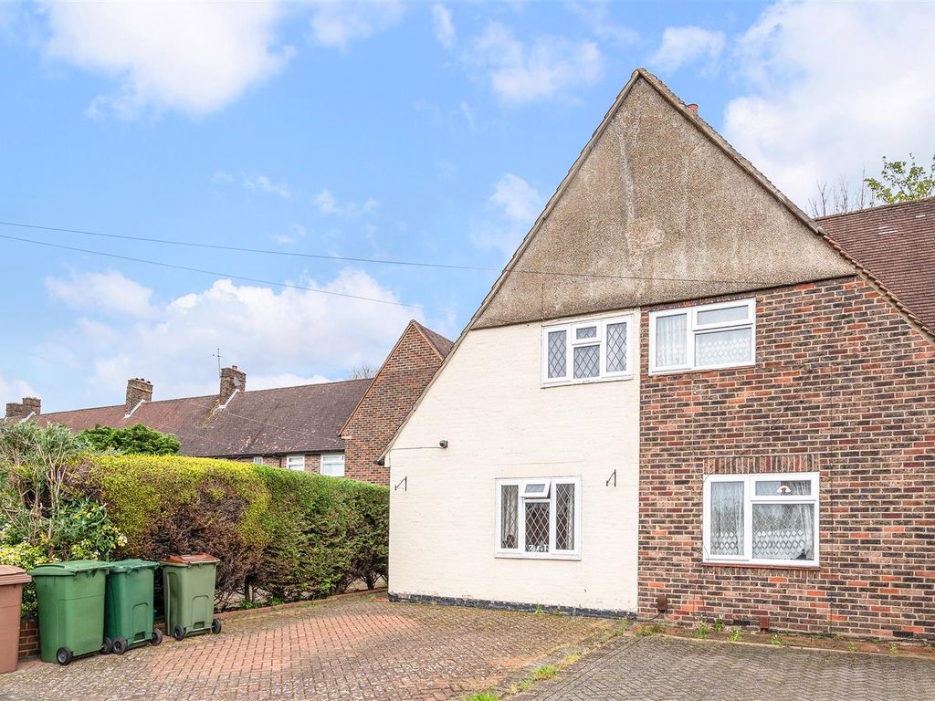 2 bed semidetached house for sale in Gander Green Lane, Sutton SM1, £