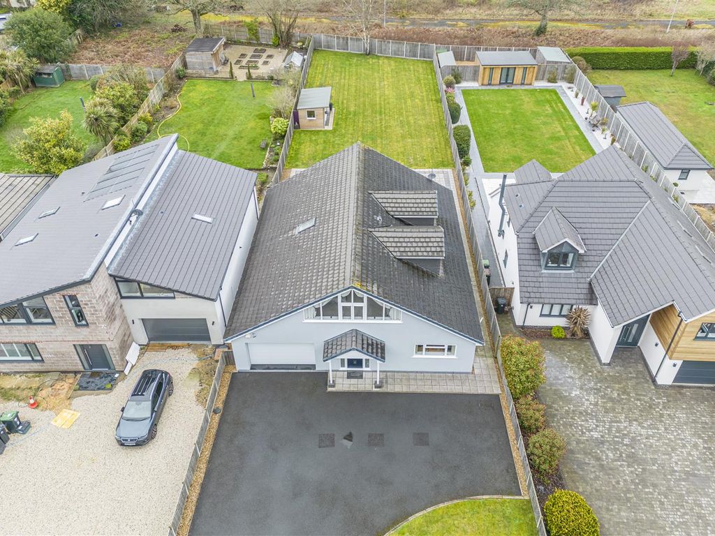 4 bed detached house for sale in Lions Lane, Ashley Heath, Ringwood