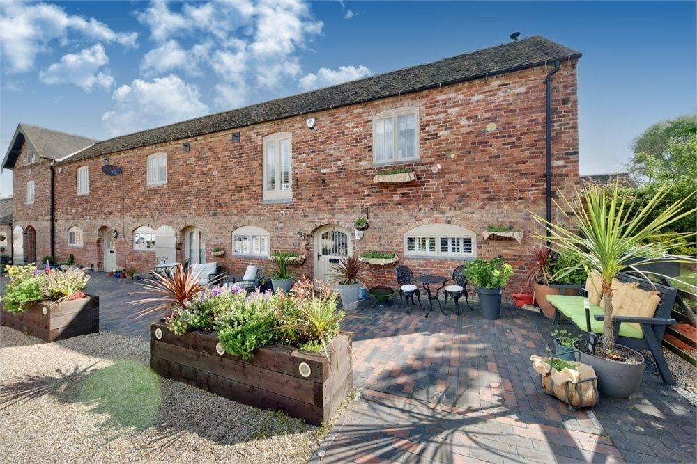 2 bed end terrace house for sale in grange farm court, linton, swadlincote, derbyshire de12