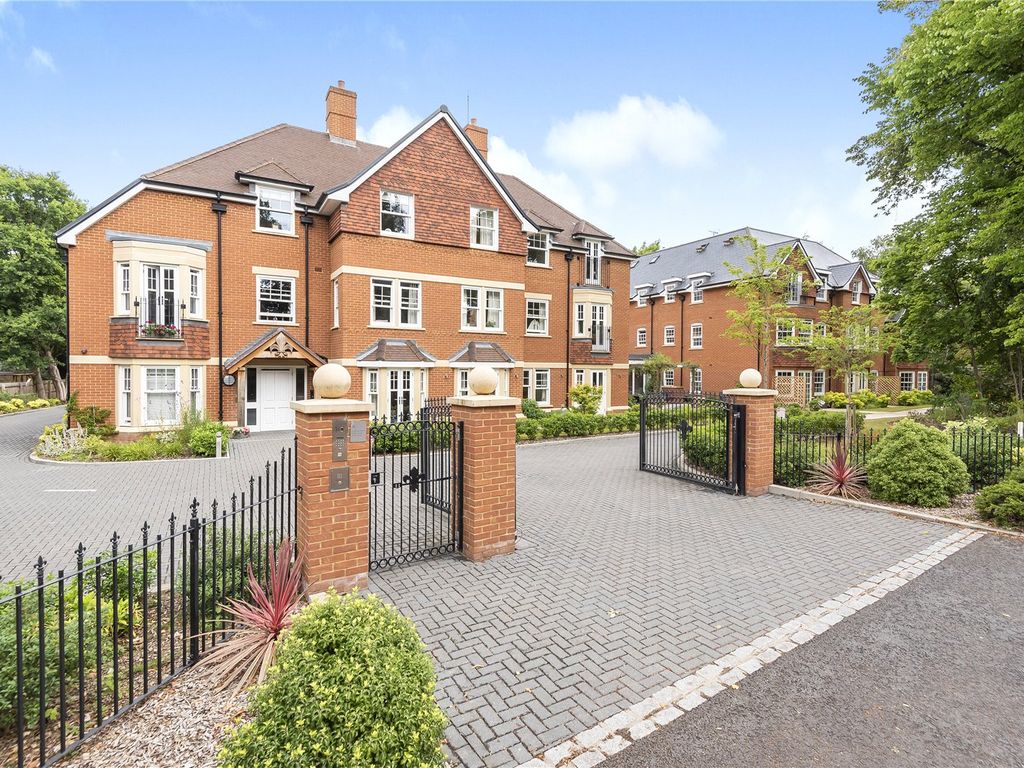 2 bed flat for sale in Dukes Ride, Crowthorne, Berkshire RG45, £450,000 Zoopla