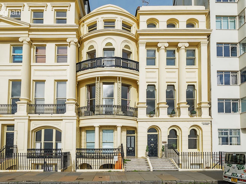 Studio to rent in Brunswick Terrace, Hove, East Sussex BN3, £950 pcm