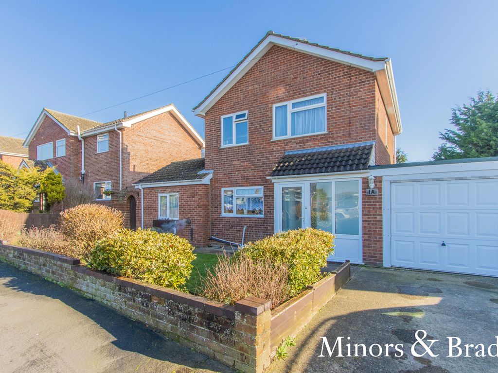 3 bed linkdetached house for sale in The Pastures, Hemsby, Great