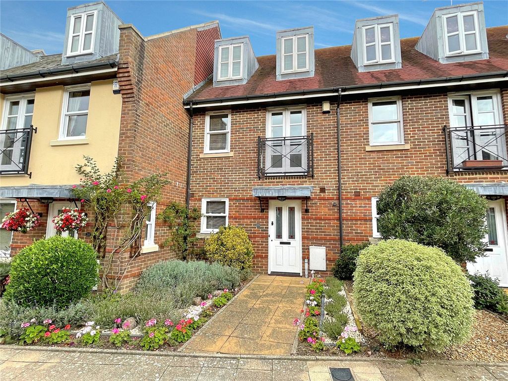 3 bed terraced house for sale in Wheelwrights Close, Arundel, West