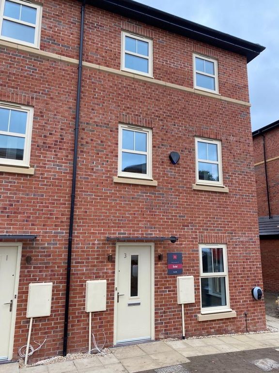 2 bed town house to rent in Burnby Close, Leeds LS14, £900 pcm Zoopla