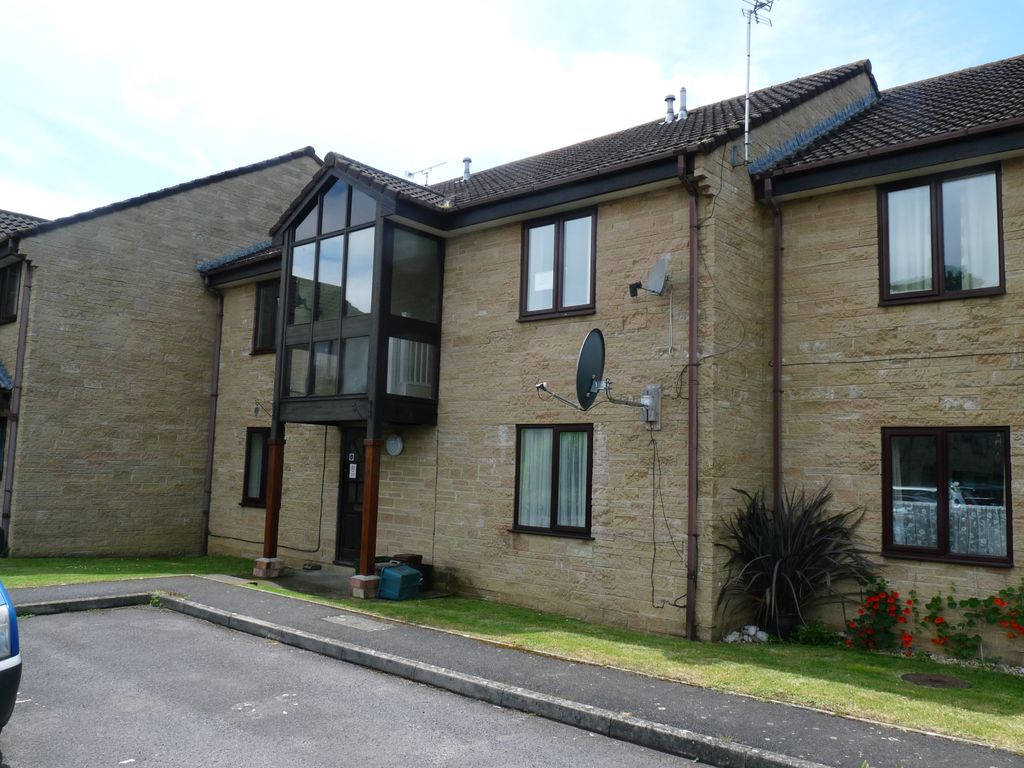 1 bed flat to rent in Cedar Court, Martock TA12, £650 pcm Zoopla
