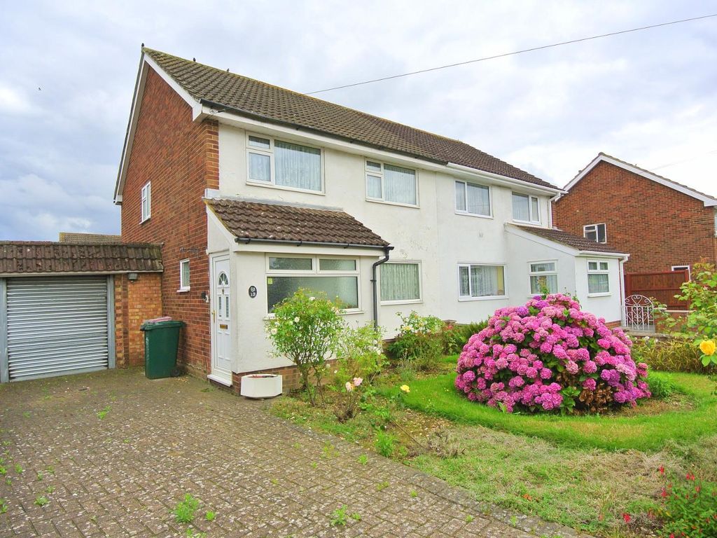 3 bed semidetached house for sale in Everest Road, Stanwell, Staines