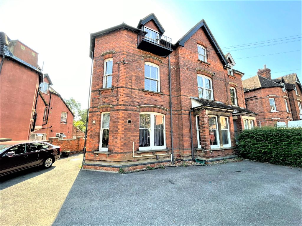 2 bed flat to rent in Lansdowne Road, Bedford MK40, £1,050 pcm Zoopla