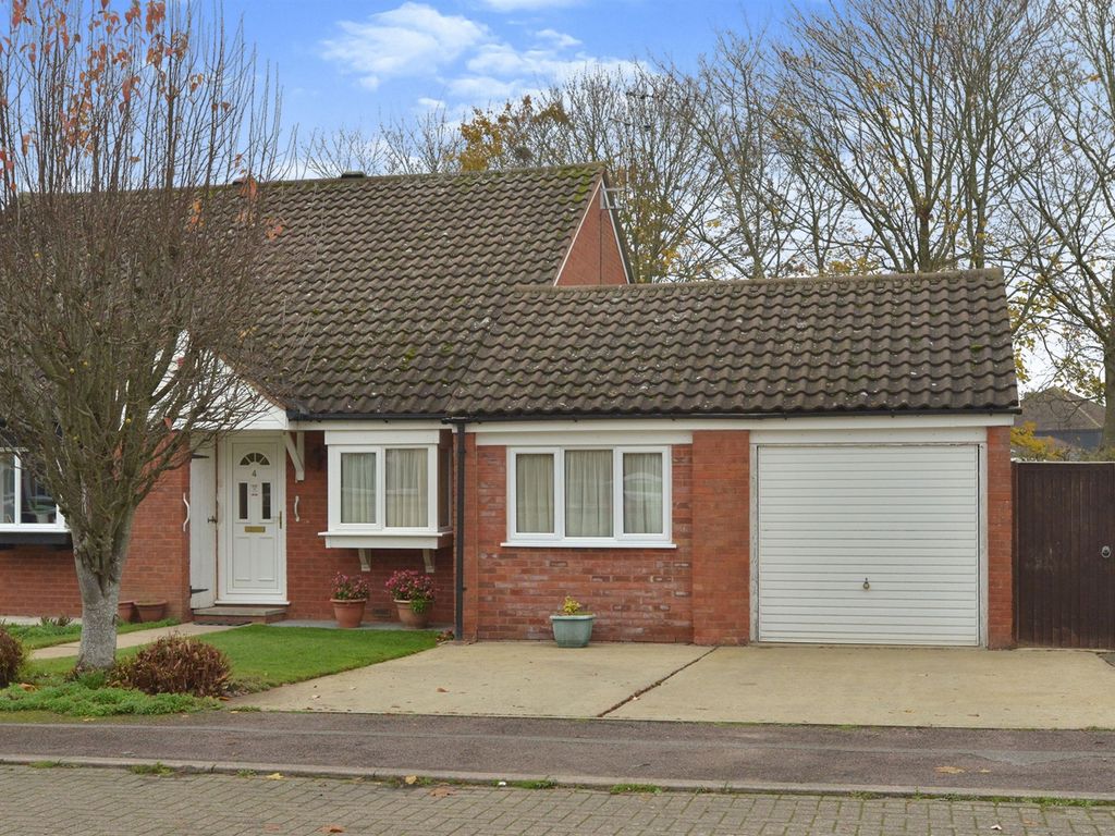 2 bed semidetached house for sale in Beeward Close, Greenleys, Milton