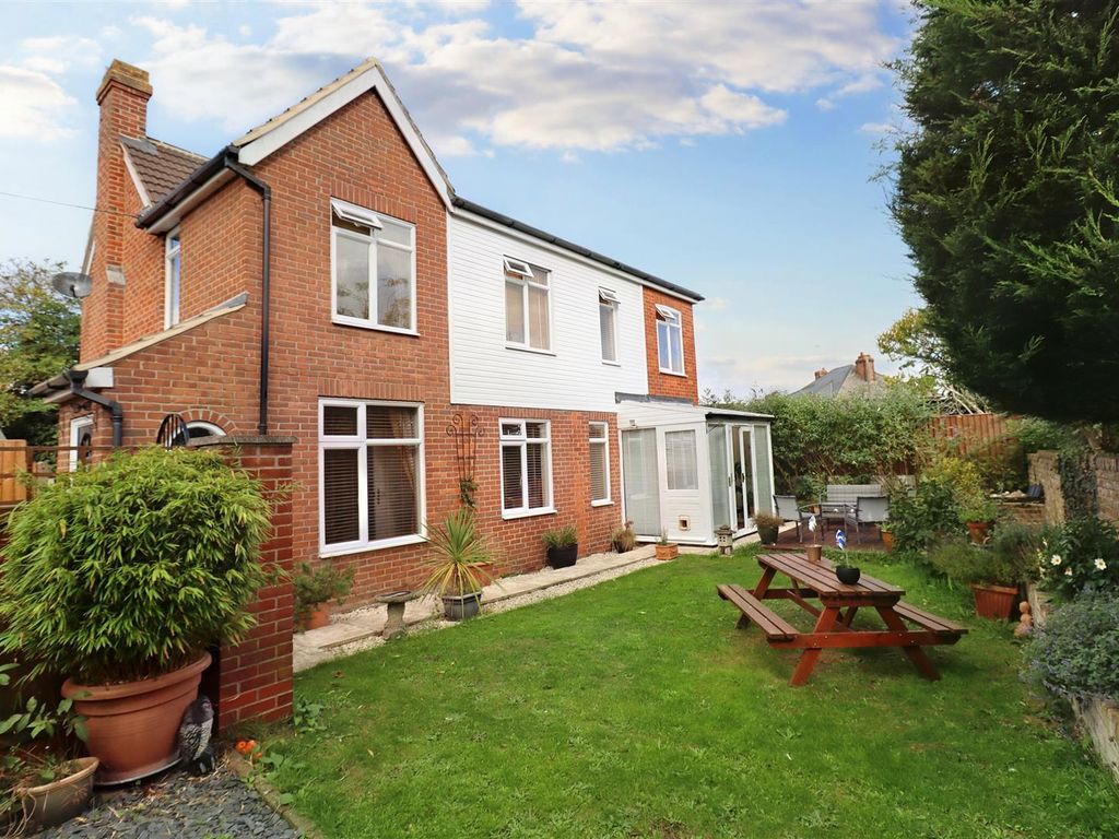 3 bed detached house for sale in Cressing Road, Braintree CM7 Zoopla