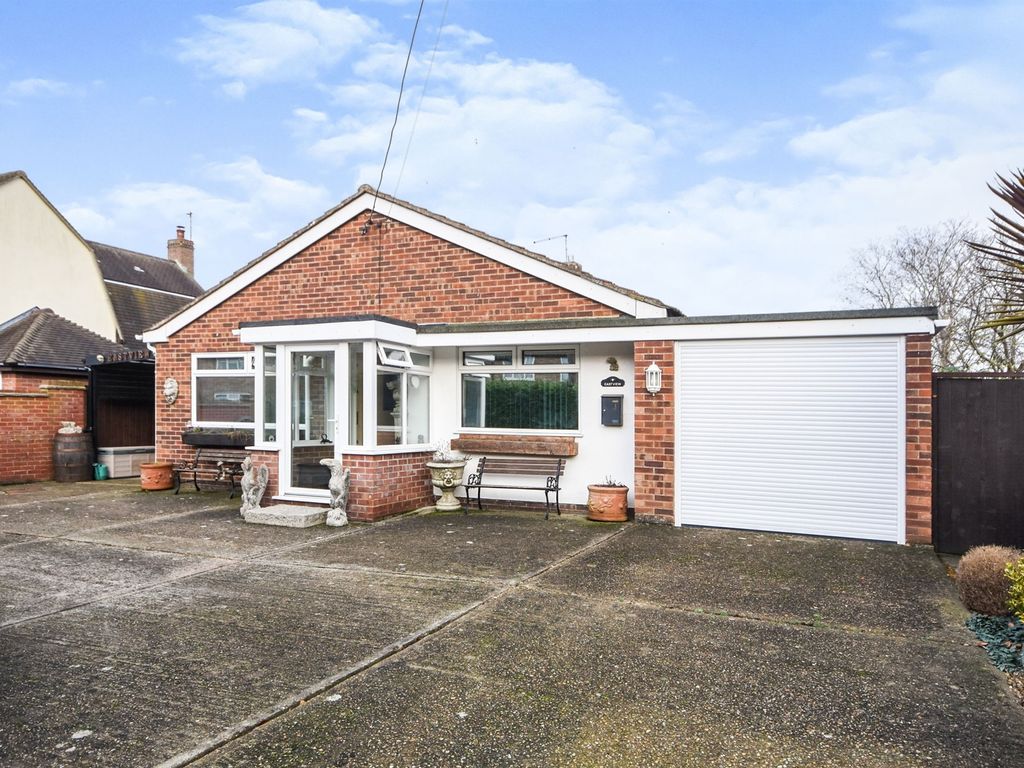 2 bed detached bungalow for sale in Porters Lane, Fordham Heath